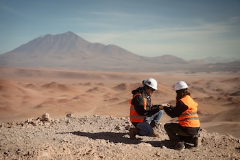 Técnicos de First Quantum, en