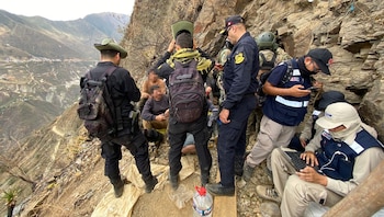 Destruyen bocaminas, socavones y toneladas