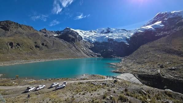Lasuntay podría almacenar hasta cuatro millones de metros cúbicos de agua durante el invierno, según la estimación citada del especialista. Sedam Huancayo