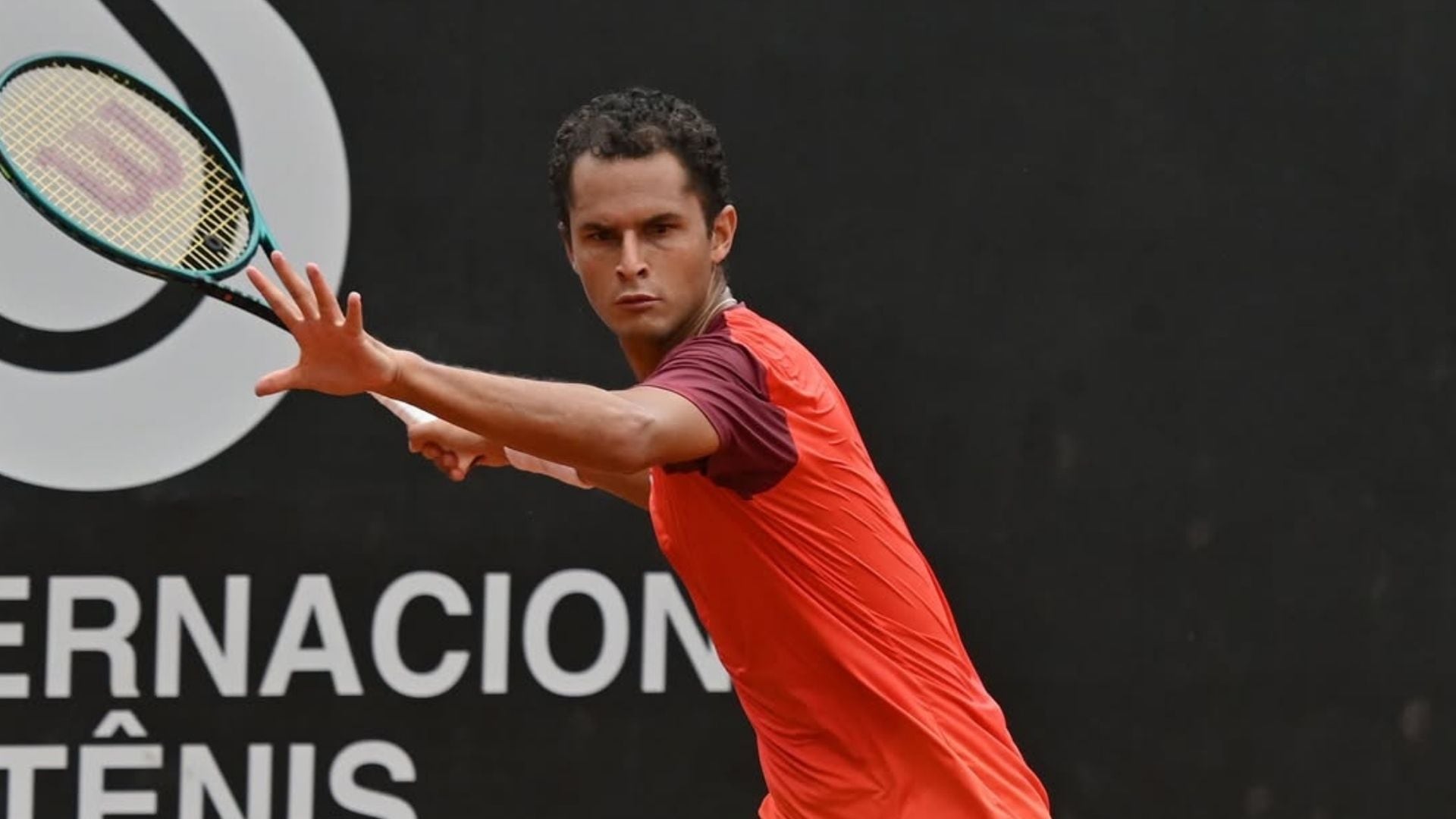 Juan Pablo Varillas llegó por 45° a los cuartos de final de un torneo Challenger. Crédito: Institutosports.