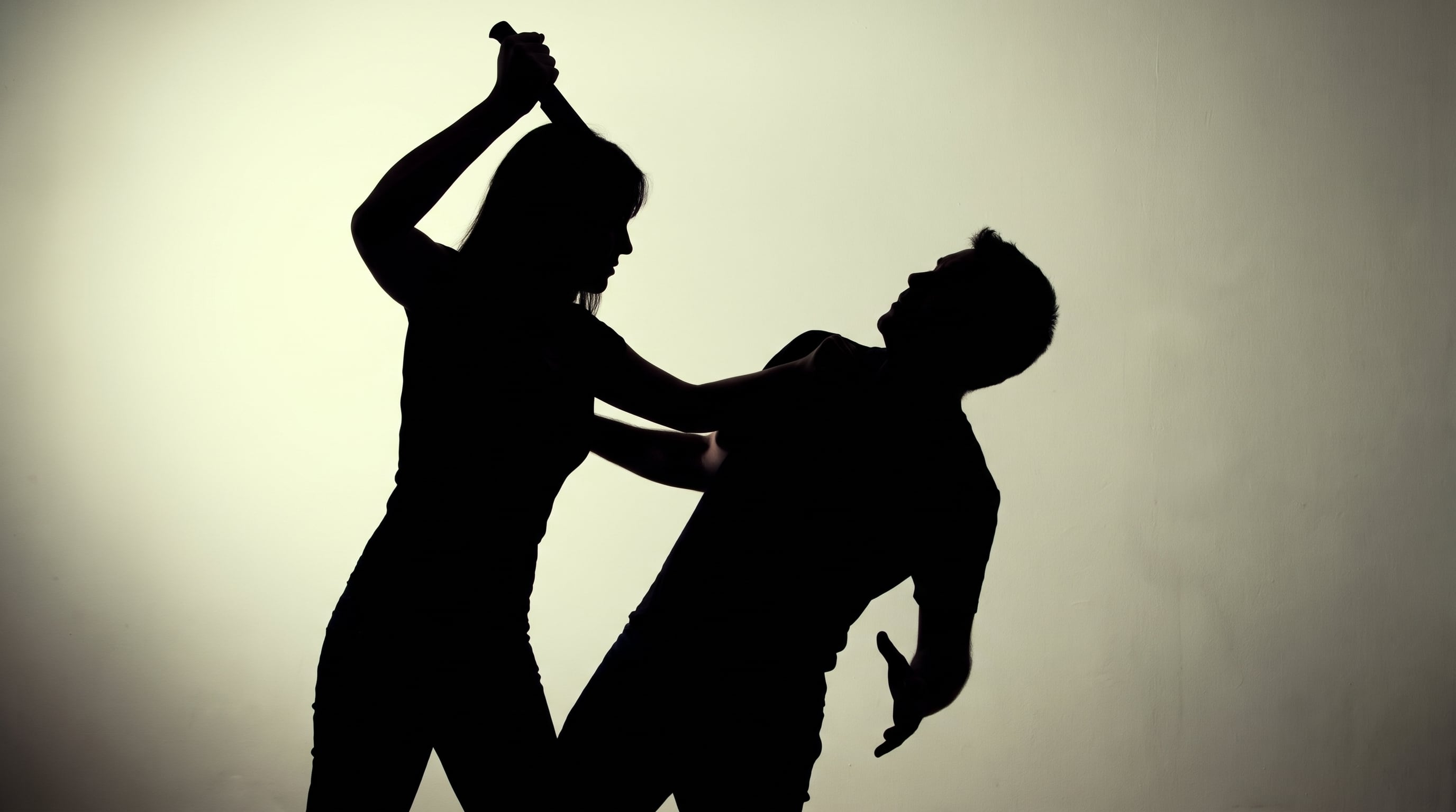 Las autoridades buscan establecer si existieron antecedentes de violencia en la pareja para la evaluación judicial de los hechos. (Imagen Ilustrativa Infobae)