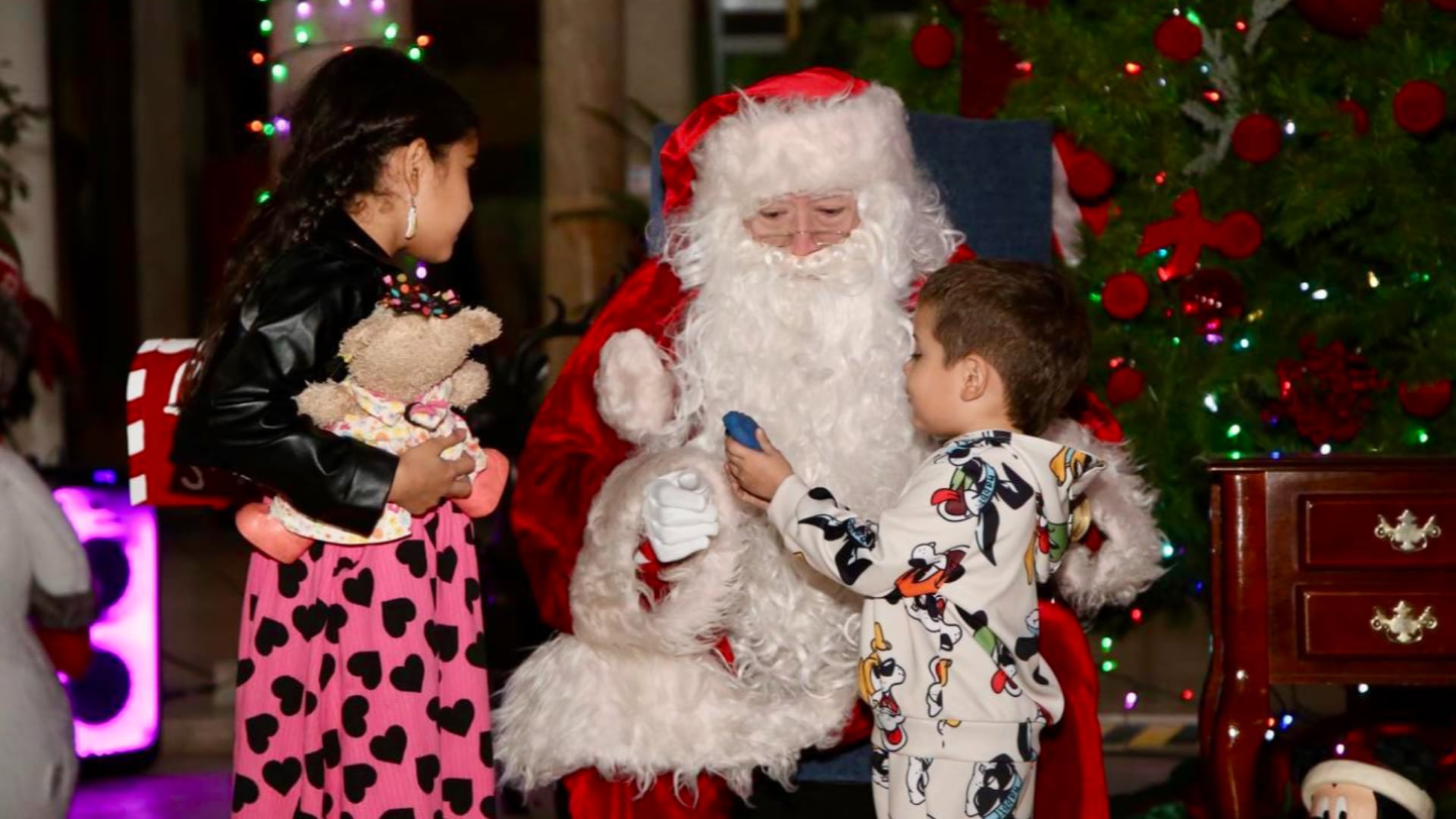 Alfonso Durazo llamó a vivir la Navidad como un momento de unidad, reflexión y paz. Crédito: Alfonso Durazo