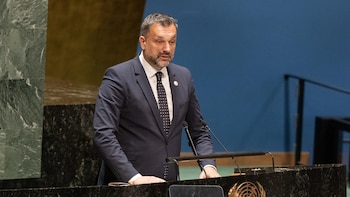 Bosnia y Herzegovina expulsa a dos diplomáticos serbios por asistir al funeral del excomandante Ratko Mladic