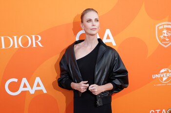 Charlize Theron hizo una sutil