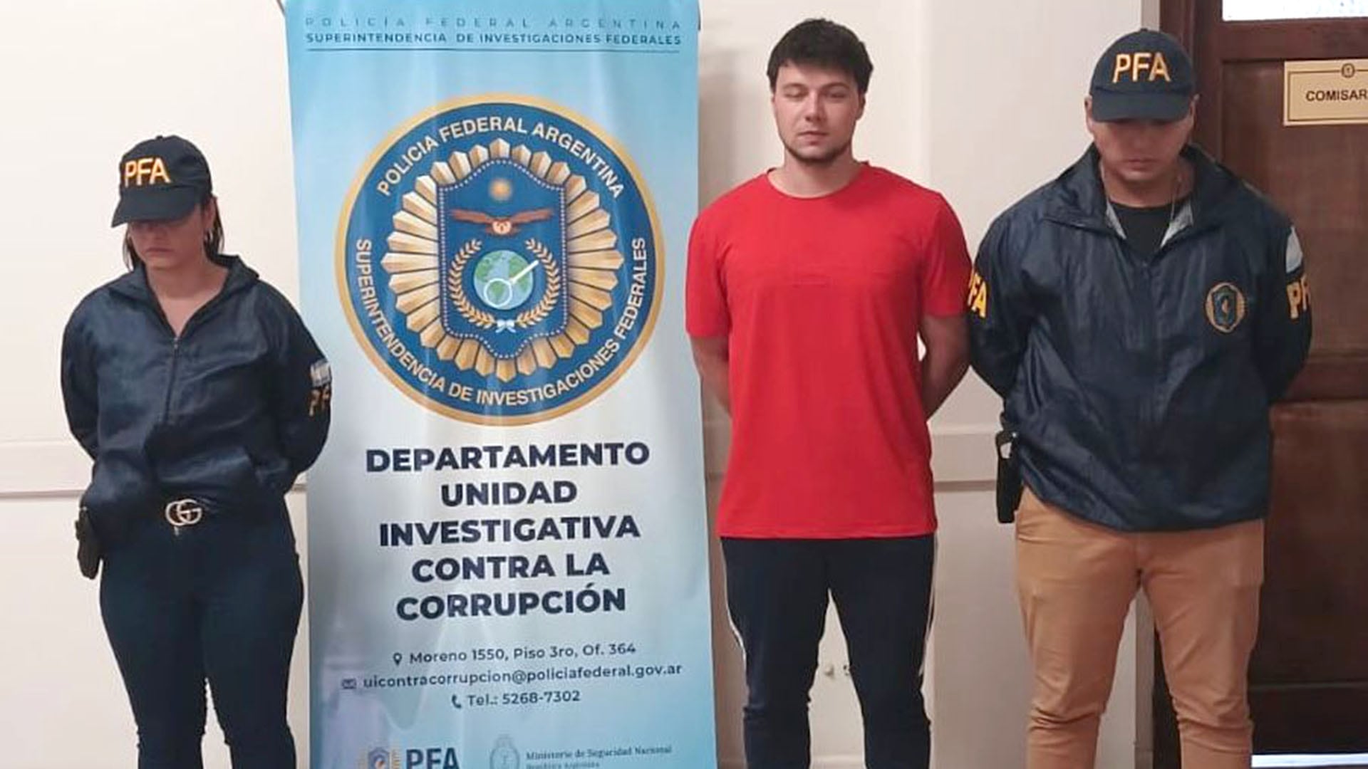 Ignacio Veltri, el programador acusado de estafar a varias aerolíneas, fue detenido por efectivos de la Policía Federal Argentina en Buenos Aires.