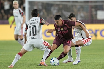 Lanús aprovechó las opciones para