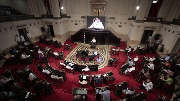 El Parlamento cubano rechaza una