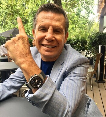 Julio César Chávez se sigue