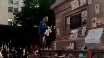 Los manifestantes caminaron sobre las