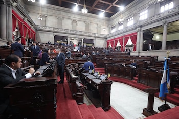 El Ejecutivo y diputados analizaron crear una mesa de diálogo permanente y un fondo compensatorio para futuras emergencias por el incremento al combustible.