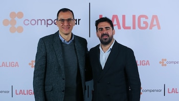 LaLiga y Compensar firman una