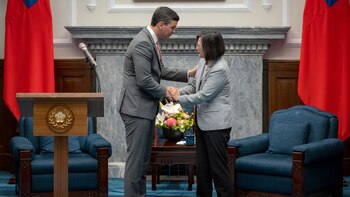 Santiago Peña defendió que su