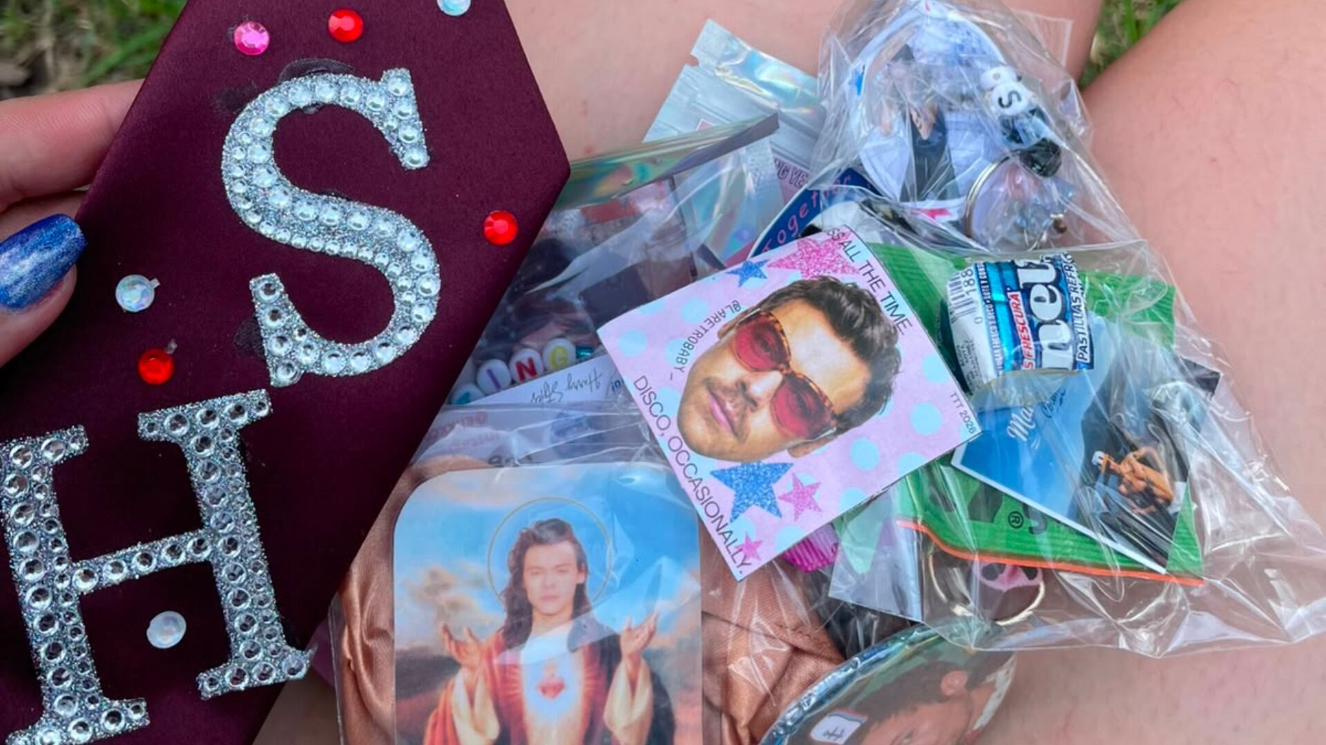Entender los freebies en conciertos: guía para padres de fans de Harry Styles