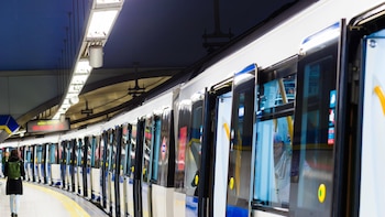 Metro reforzará hasta un 70% su servicio por el Día de la Hispanidad y el último concierto de Shakira