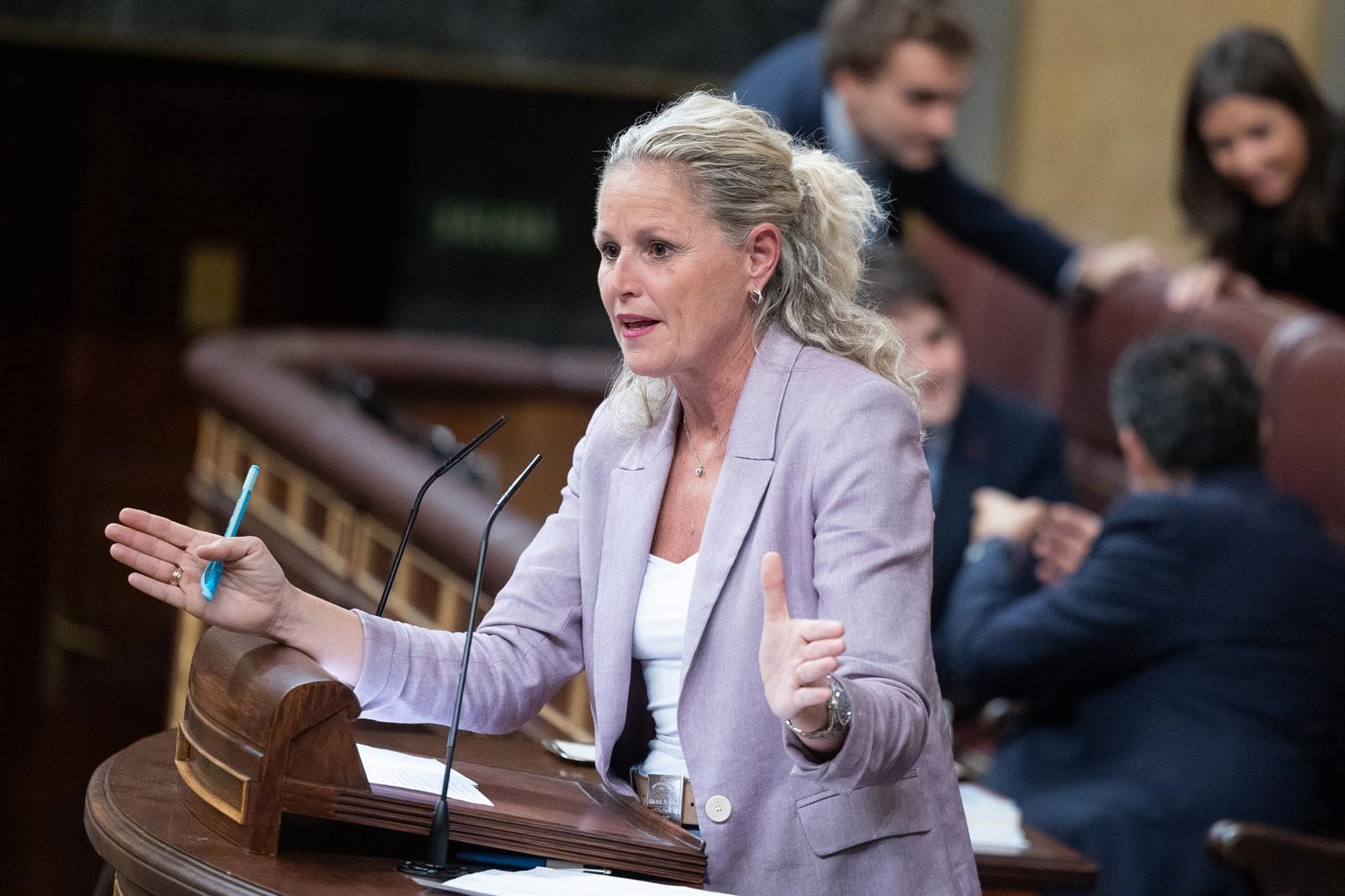 02/10/2026 La portavoz de la Ejecutiva Federal del PSOE, Montse Mínguez, durante una sesión plenaria, en el Congreso de los Diputados, a 2 de octubre de 2026, en Madrid (España). El Congreso vota hoy la convalidación o derogación de los dos Reales Decretos en materia de vivienda publicados por el Gobierno esta semana en el BOE. En concreto se tratan del Real Decreto-ley 26/2026, de 29 de septiembre, por el que se adoptan medidas urgentes para la protección de la función social de la vivienda y la ampliación de la oferta de vivienda asequible, y del Real Decreto-ley 27/2026, de 29 de septiembre, por el que se adoptan medidas urgentes para reforzar la estabilidad de los contratos de arrendamiento de vivienda habitual.POLITICA Jesús Hellín - Europa Press