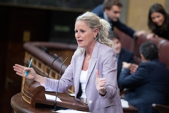 02/10/2026 La portavoz de la Ejecutiva Federal del PSOE, Montse Mínguez, durante una sesión plenaria, en el Congreso de los Diputados, a 2 de octubre de 2026, en Madrid (España). El Congreso vota hoy la convalidación o derogación de los dos Reales Decretos en materia de vivienda publicados por el Gobierno esta semana en el BOE. En concreto se tratan del Real Decreto-ley 26/2026, de 29 de septiembre, por el que se adoptan medidas urgentes para la protección de la función social de la vivienda y la ampliación de la oferta de vivienda asequible, y del Real Decreto-ley 27/2026, de 29 de septiembre, por el que se adoptan medidas urgentes para reforzar la estabilidad de los contratos de arrendamiento de vivienda habitual.
POLITICA
Jesús Hellín - Europa Press