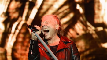 Iron Maiden enloquece a la multitud en el Estadio GNP en medio de lluvia, teatralidad y 50 años de heavy metal