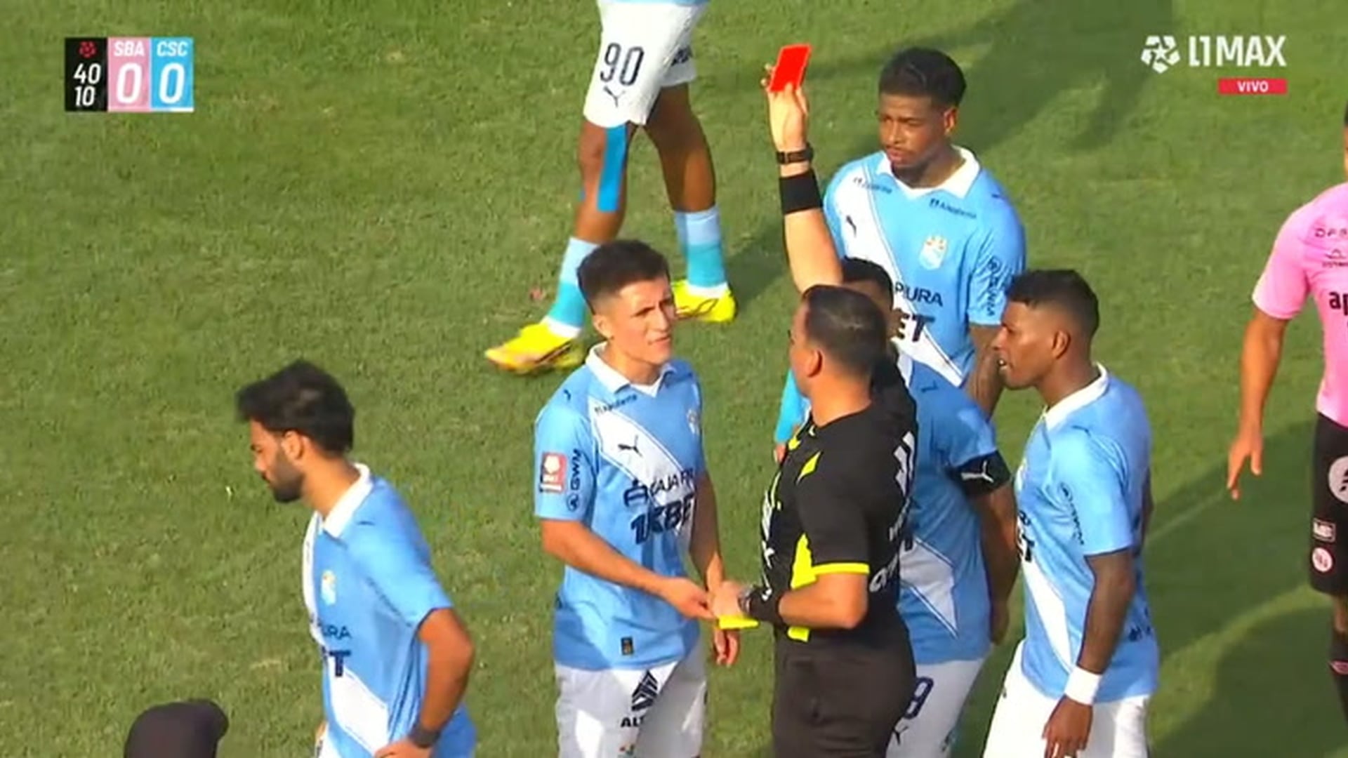 Expulsión de Catriel Cabellos en clásico del fútbol peruano