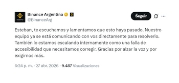 Captura de pantalla de un tuit de Binance Argentina donde se disculpa con Esteban por un problema de accesibilidad y menciona que lo están escalando internamente