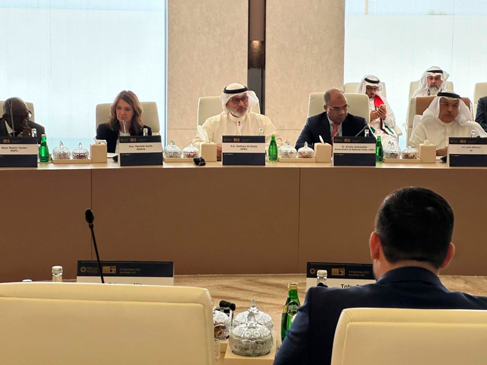 Horacio Marín, presidente de YPF, intercambió perspectivas globales sobre energía con el titular de la OPEP en Abu Dabi