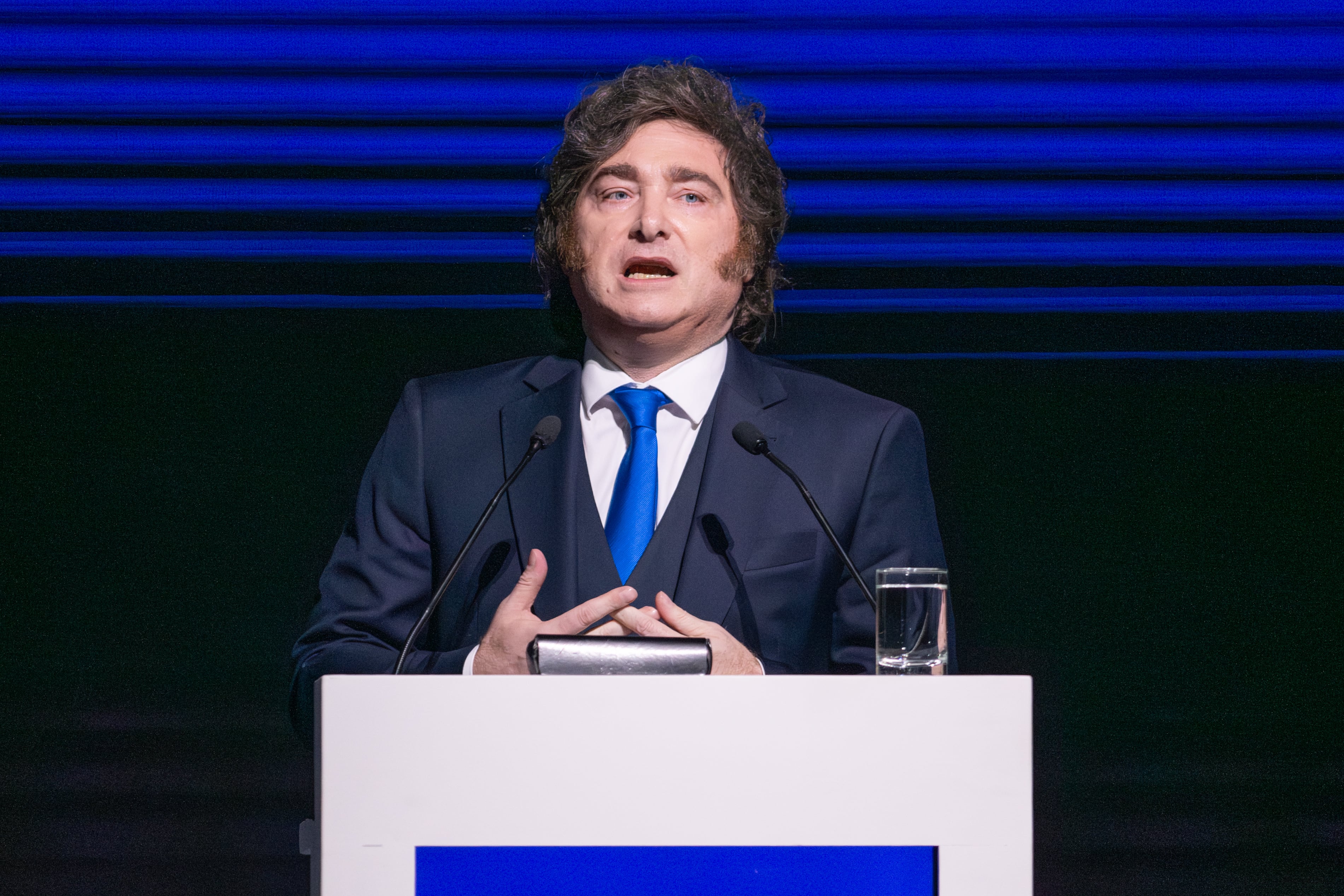 Javier Milei durante su exposición en la AmCham