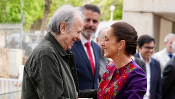 Desde Barcelona, Sheinbaum reconoce a Joan Manuel Serrat como referente cultural y de resistencia