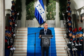 Asfura vinculó el inicio del mes patrio y los 205 años de independencia de Honduras con un compromiso diario de trabajo, honestidad y responsabilidad.