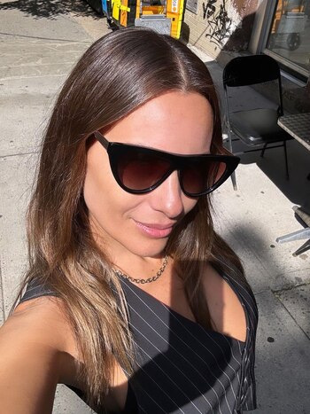 “Estoy rodeada de cariño, amor, ilusiones y sueños. No me voy a rendir nunca. No tengo una personalidad de quedarme acostada en ninguna situación de mi vida. Siempre me levanté y seguí”, destacó Pampita