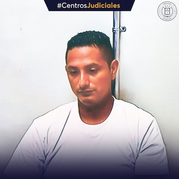 Policía Nacional Civil detuvo a Santos Lima el 22 de abril de 2024 en el kilómetro 98 de la carretera entre Santa Ana y Metapán. (Cortesía: Centros Judiciales)