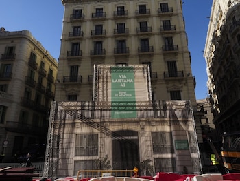 20/11/2022 Lona reivindicativa ante la