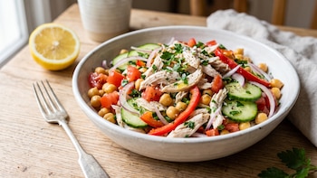 Receta de ensalada de pollo y garbanzos, rápida y fácil