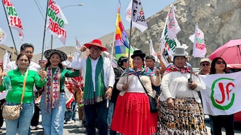 Roberto Sánchez junto a Analí