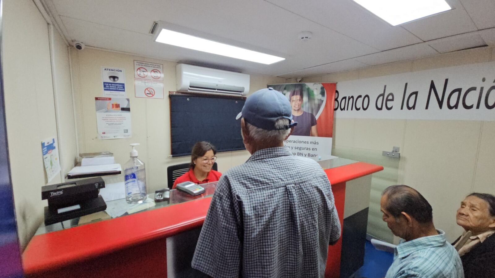 Adultores mayores fueron beneficiados por PIAS Fluviales en Loreto. (Foto: Midis)