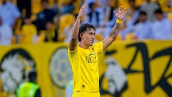 Con Renato Tapia a la cabeza, Al-Wasl suma su tercer triunfo consecutivo tras remontar a Al Jazira en la liga de Emiratos Árabes Unidos