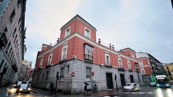 España condena el "brutal ataque terrorista" contra el aeropuerto de Riad