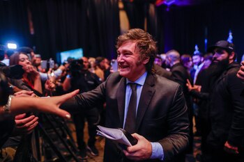 A días de asumir, Javier