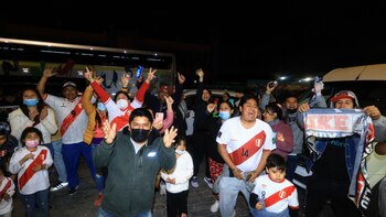 Hinchas alentaron a la selección
