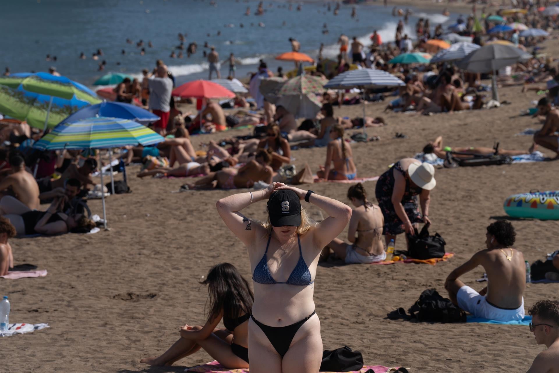 El calor persistirá en todo el país este lunes, con siete CCAA en alerta por temperaturas que rozarán los 40ºC