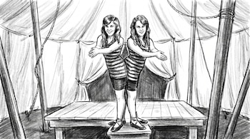 Dibujo en blanco y negro de dos mujeres unidas por la cadera con vestidos a rayas sobre una tarima dentro de una carpa.