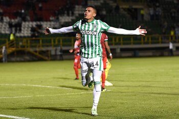 Nacional mantuvo su paso de