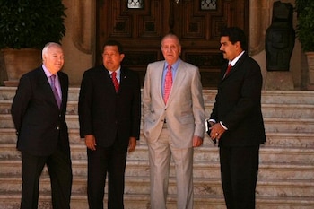 El rey Juan Carlos en Marivent con Chávez y Maduro (Casa Real)
