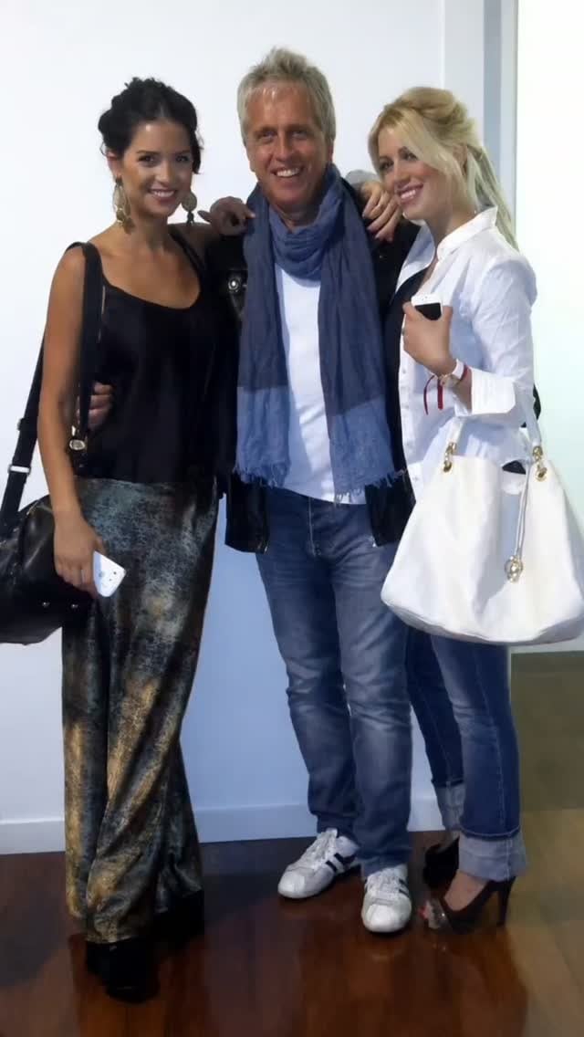 Andrés aprovechó la oportunidad para compartir una foto junto a sus dos hijas