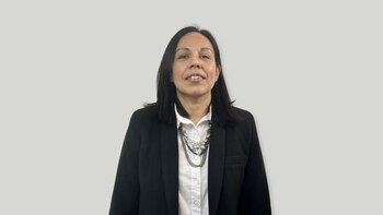 Ana Riquel es analista de