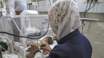 Varios heridos en un ataque de Israel contra un hospital en Gaza que incendia además su almacén de medicinas