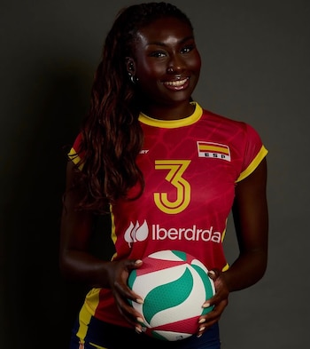 Fatou Diop recibió su convocatoria a la selección absoluta de España este 2026.