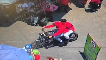 Asesinan a vendedor de aguas en el Centro Histórico de la CDMX: atacantes huyen en motocicleta