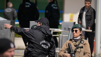 Turquía detuvo a doce personas tras el ataque con armas de asalto contra el consulado de Israel en Estambul