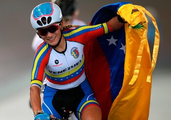 En la imagen un registro de la ciclista venezolana Lilibeth Chacón. EFE/Ernesto Guzman Jr/Archivo