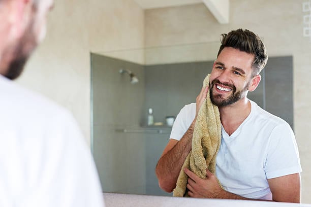 La orientación romántica se define como la manera en que una persona experimenta (o no) atracción romántica por otras personas. Foto: (iStock)