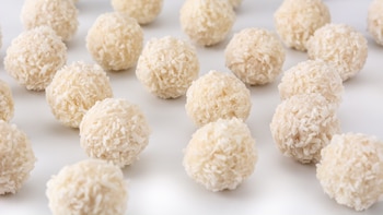 Panellets de coco: paso a paso de la receta del dulce tradicional de Cataluña